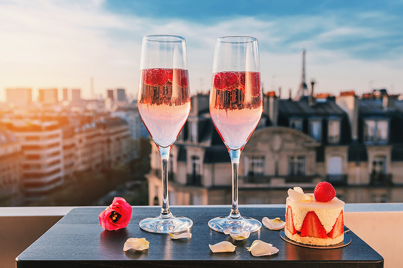 champagne rosé et dessert au fruit